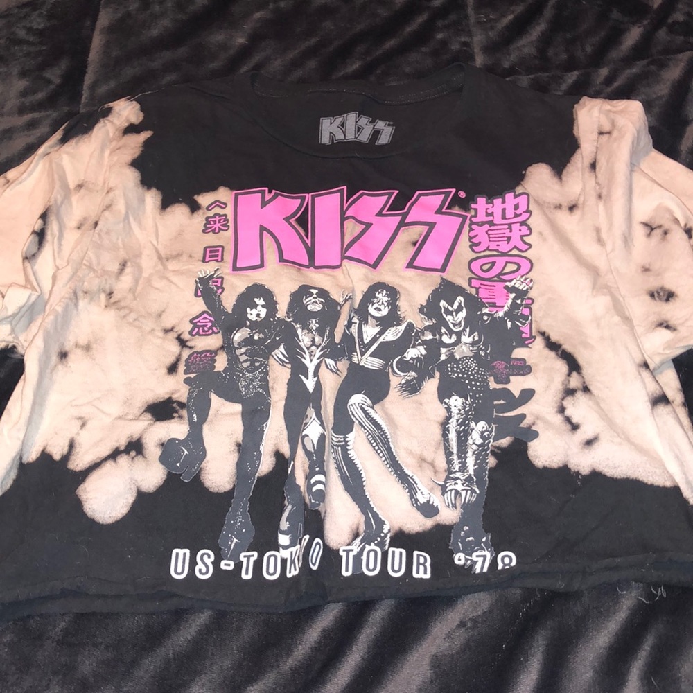 Women’s KISS short sleeve shirt